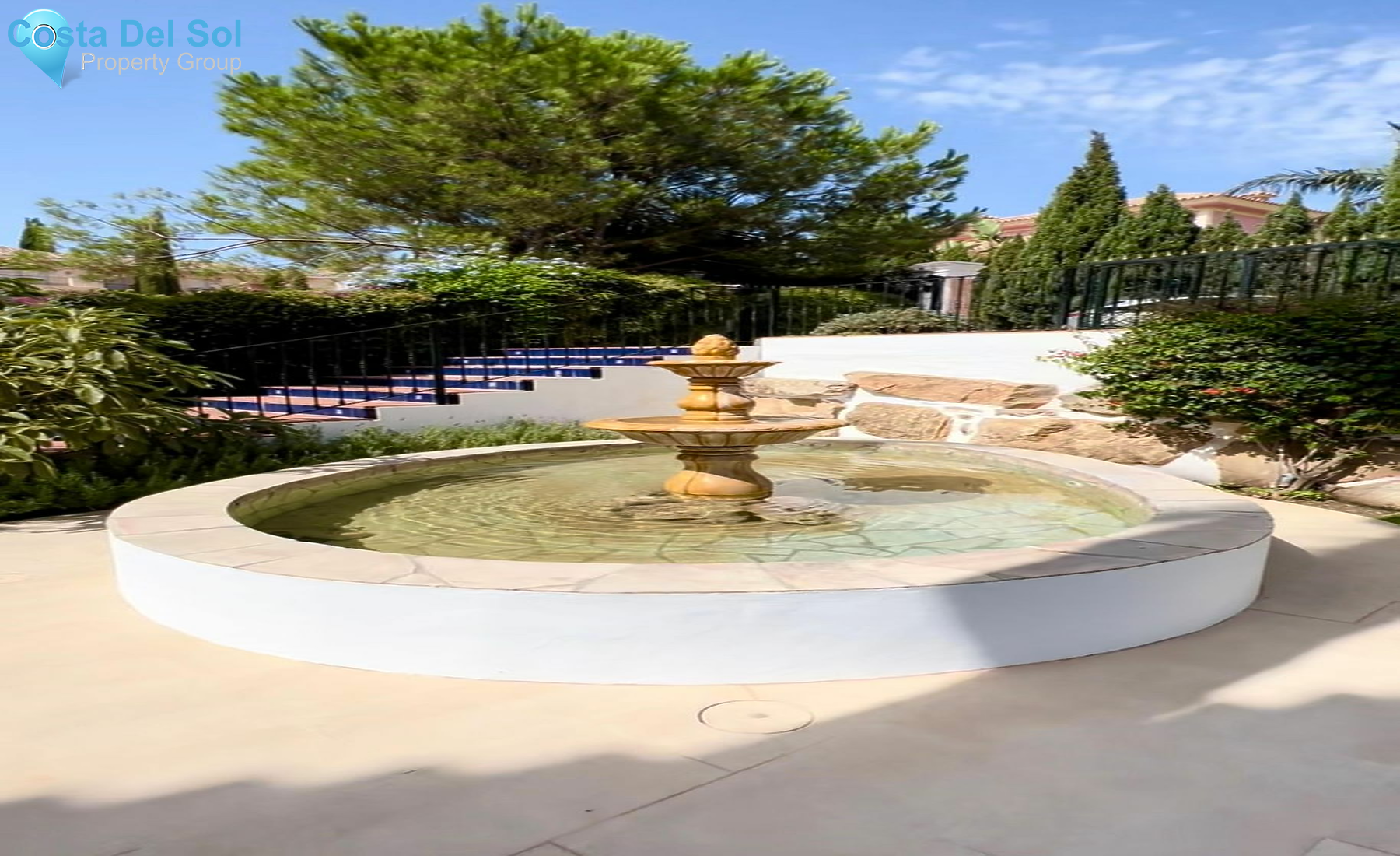 Detached Villa in The Golden Mile-1463796