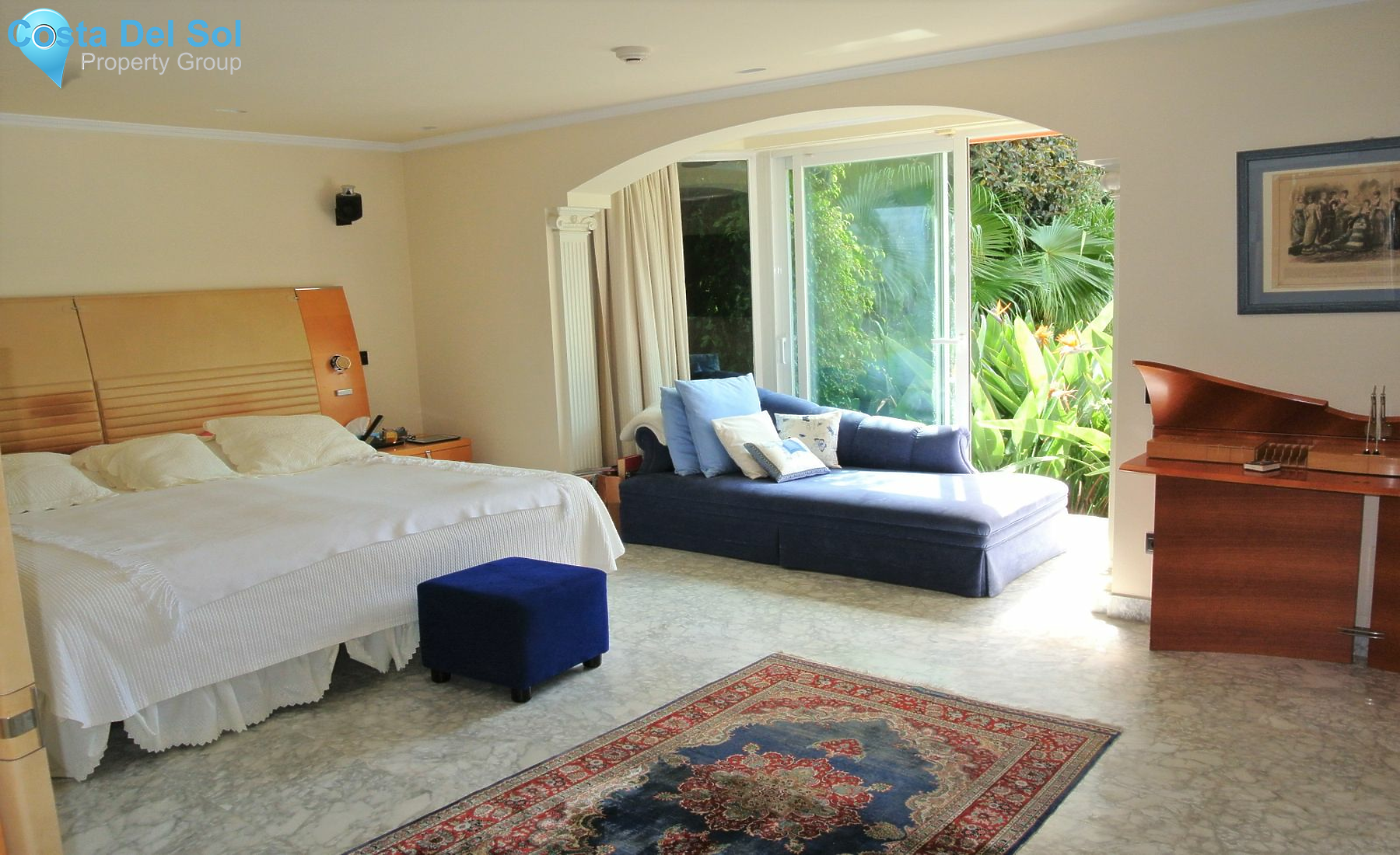 Detached Villa in The Golden Mile-1469312