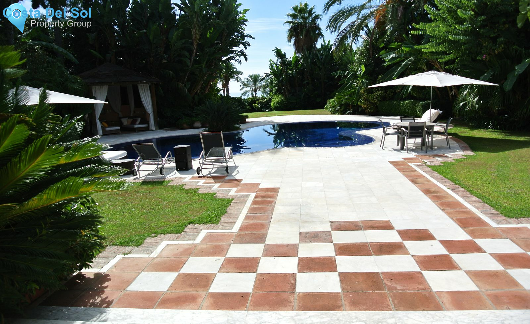 Detached Villa in The Golden Mile-1469318