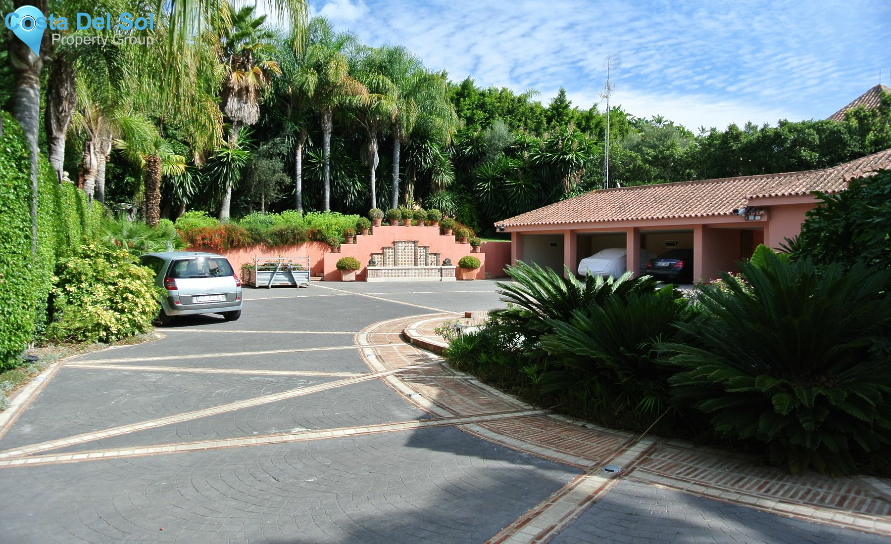 Detached Villa in The Golden Mile-1469319