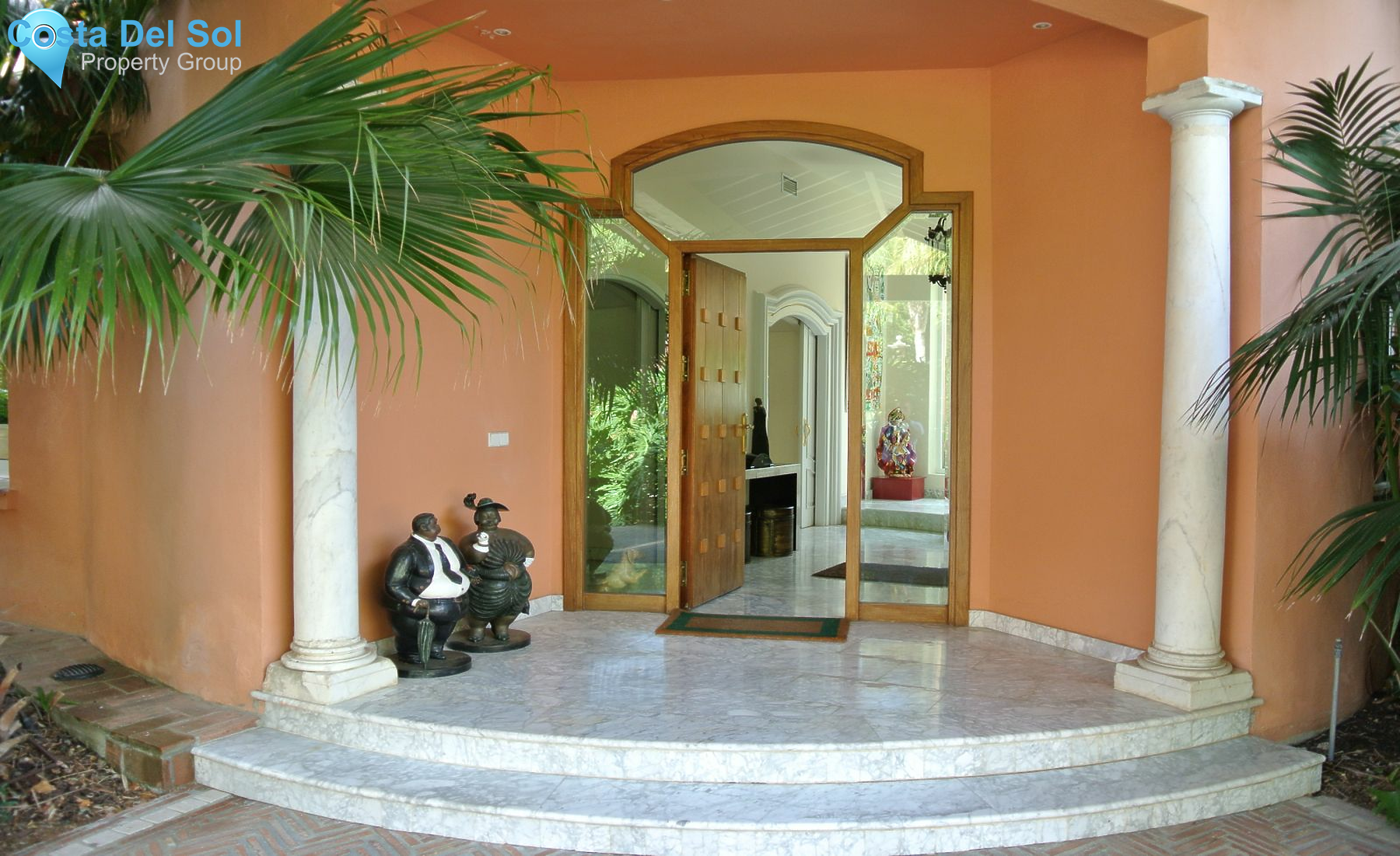 Detached Villa in The Golden Mile-1469320