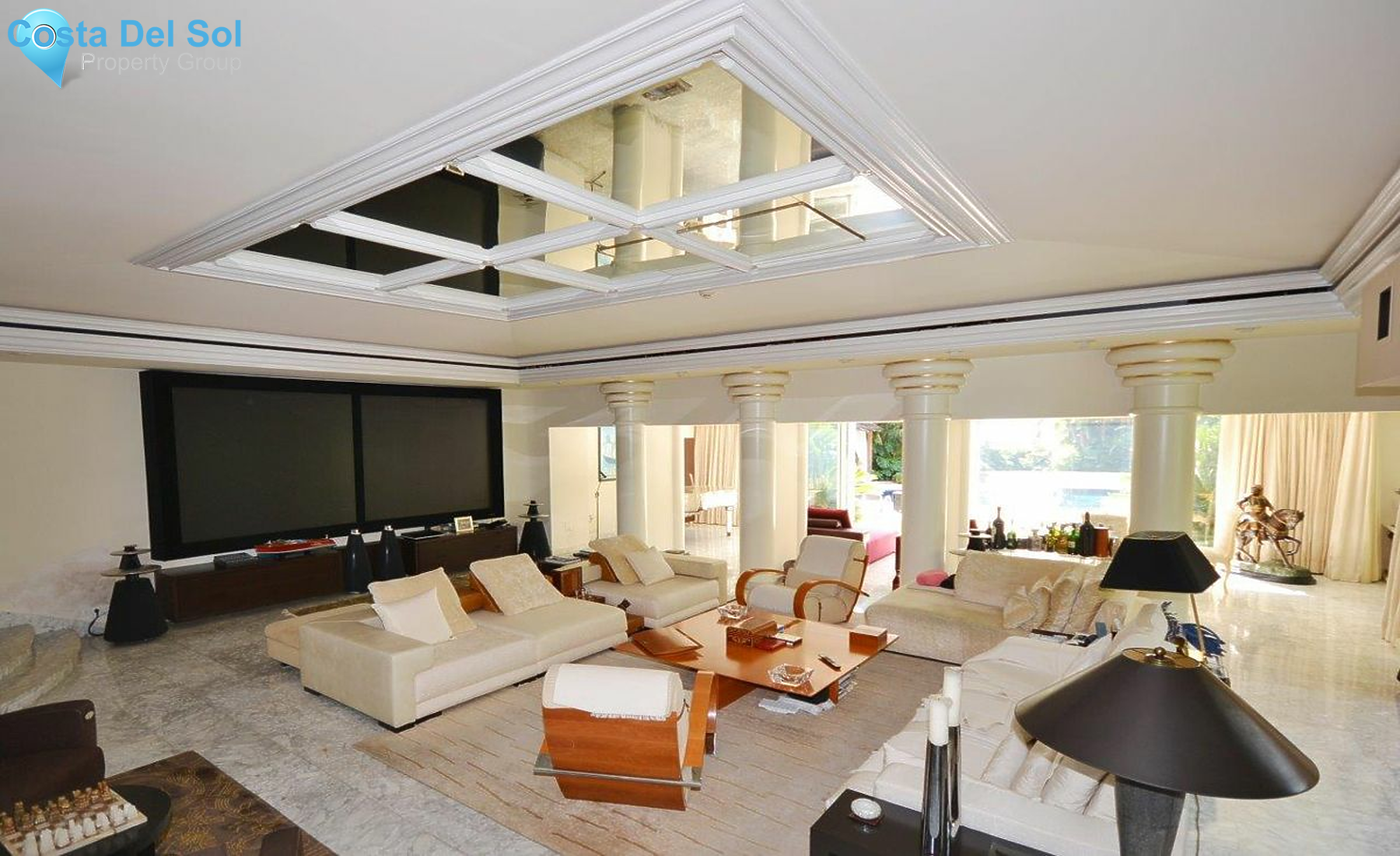 Detached Villa in The Golden Mile-1469304