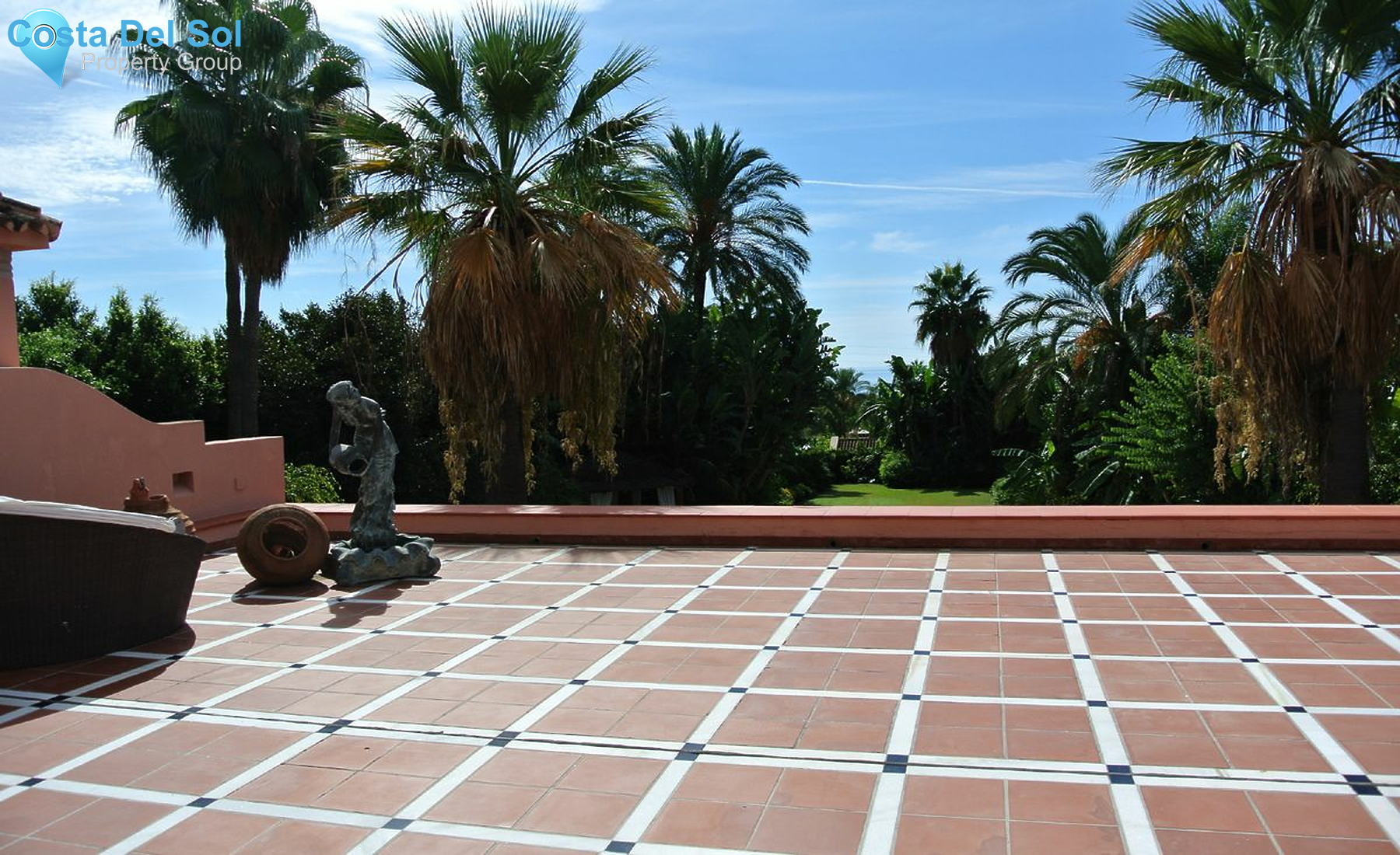 Detached Villa in The Golden Mile-1469307