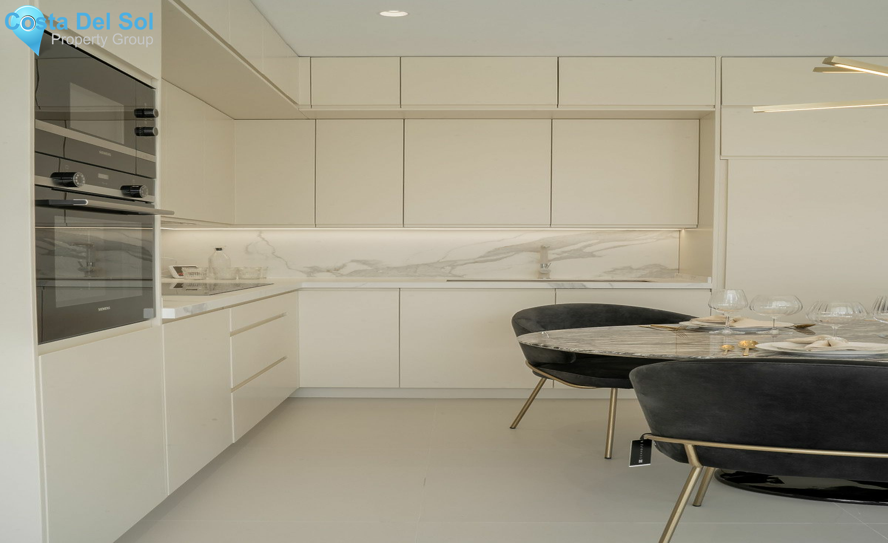 Detached Villa in The Golden Mile-1497315