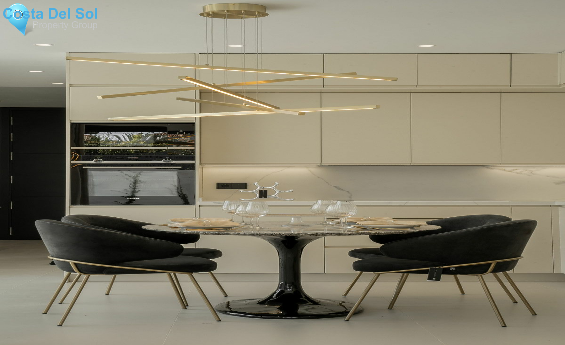 Detached Villa in The Golden Mile-1497312