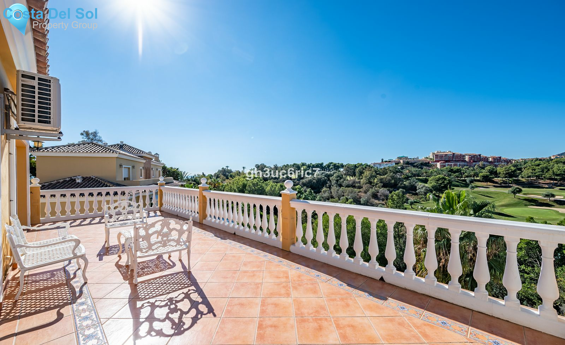 Detached Villa in Torrequebrada