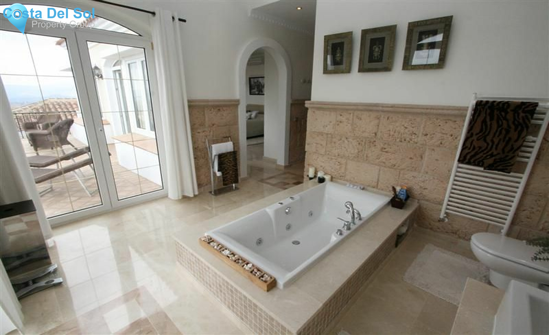 Detached Villa in Valtocado-1187218