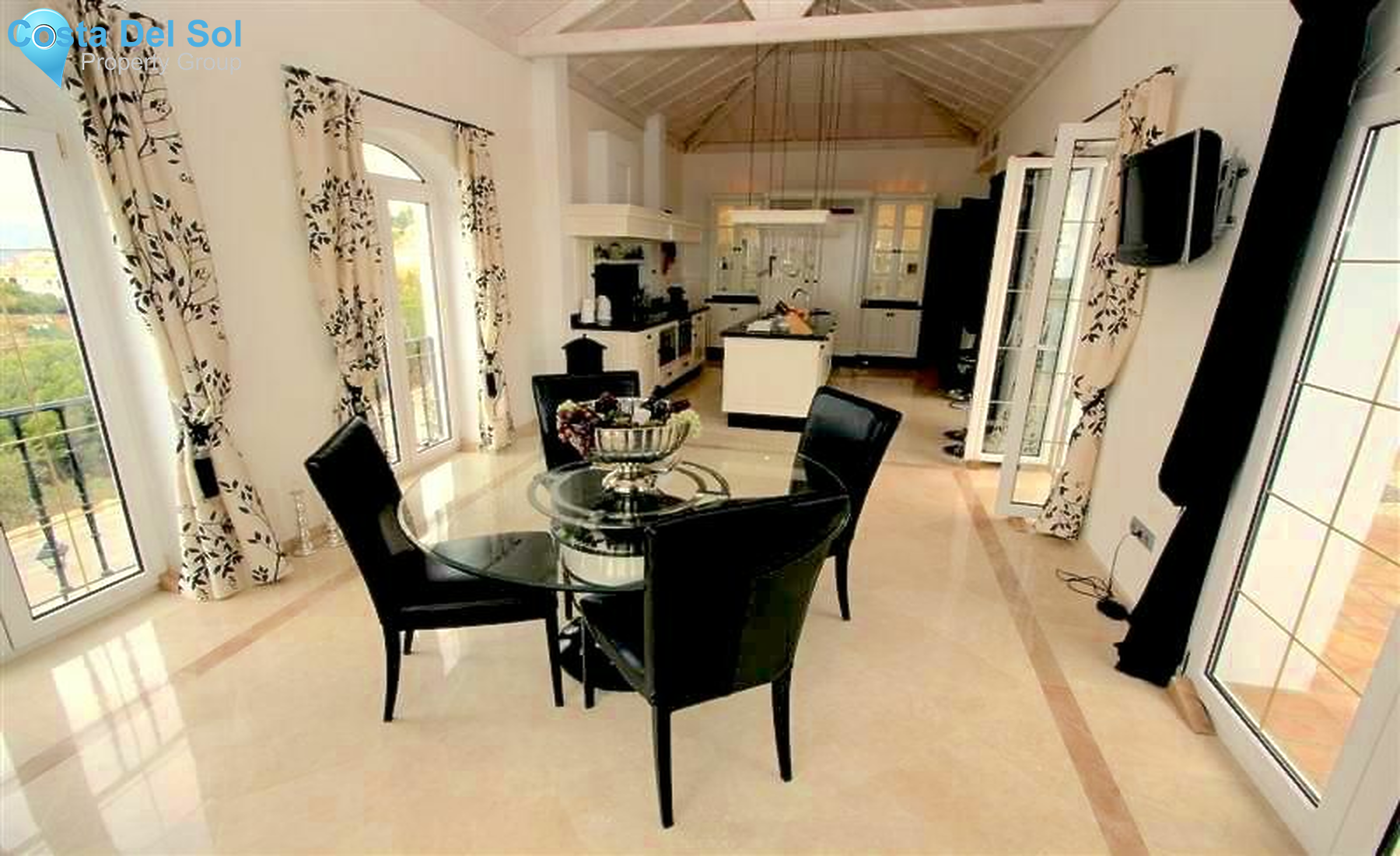 Detached Villa in Valtocado-1187214