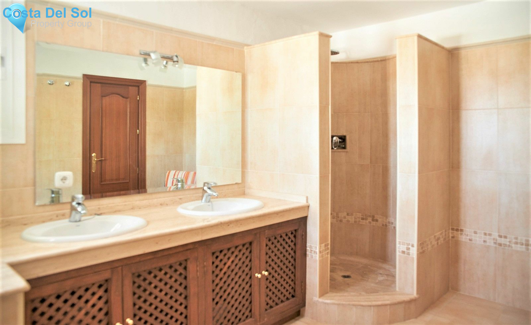 Detached Villa in Valtocado-1475258