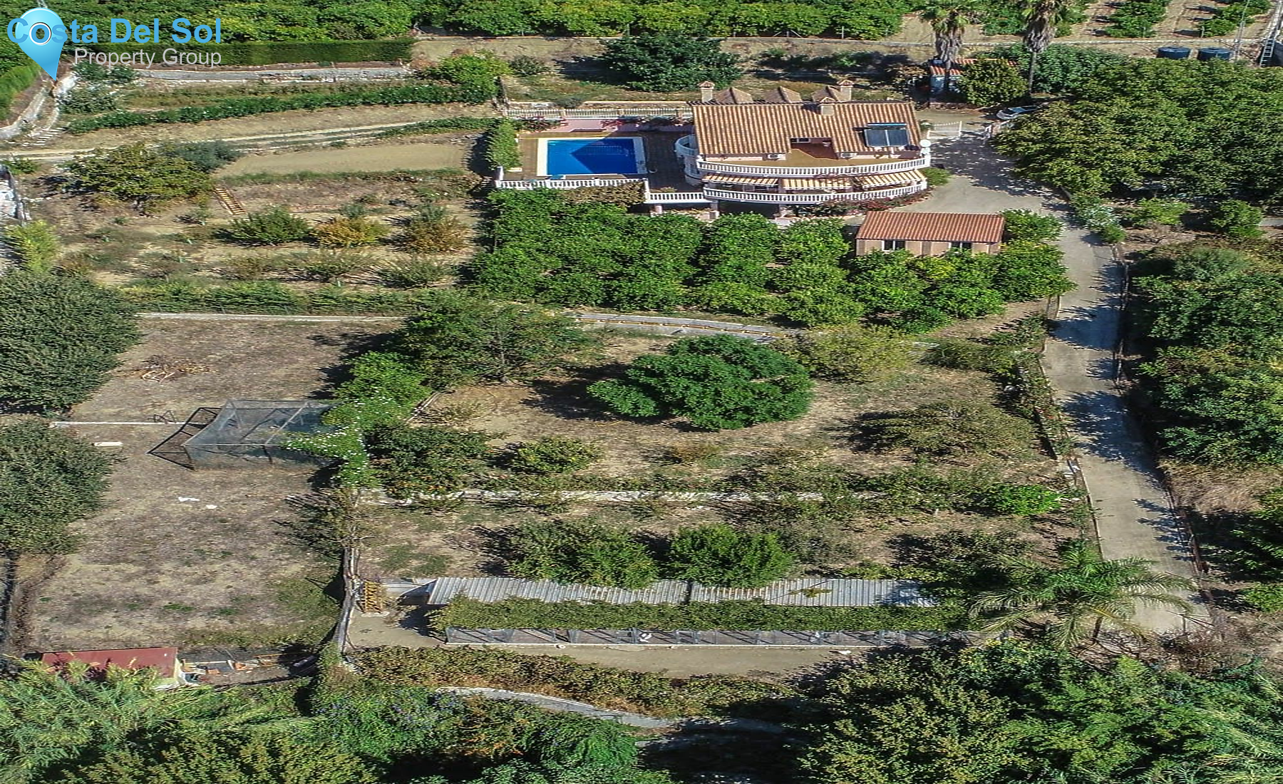 Finca - Cortijo in Coín-1389910