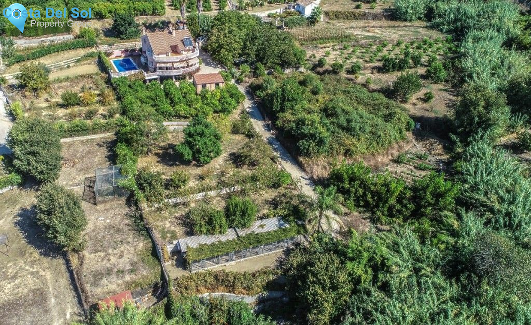 Finca - Cortijo in Coín-1389911