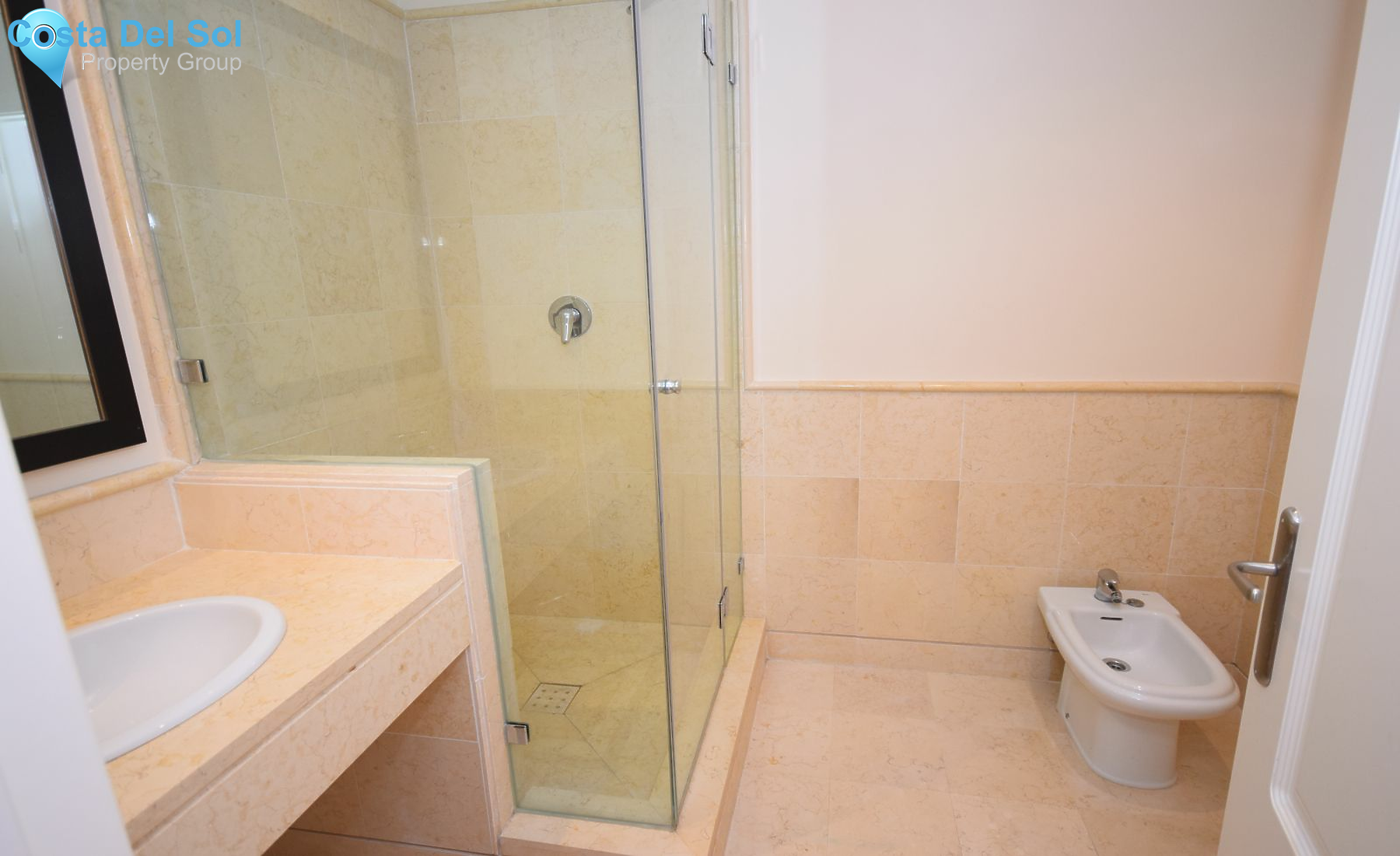 Ground Floor Apartment in Benahavís-1151610