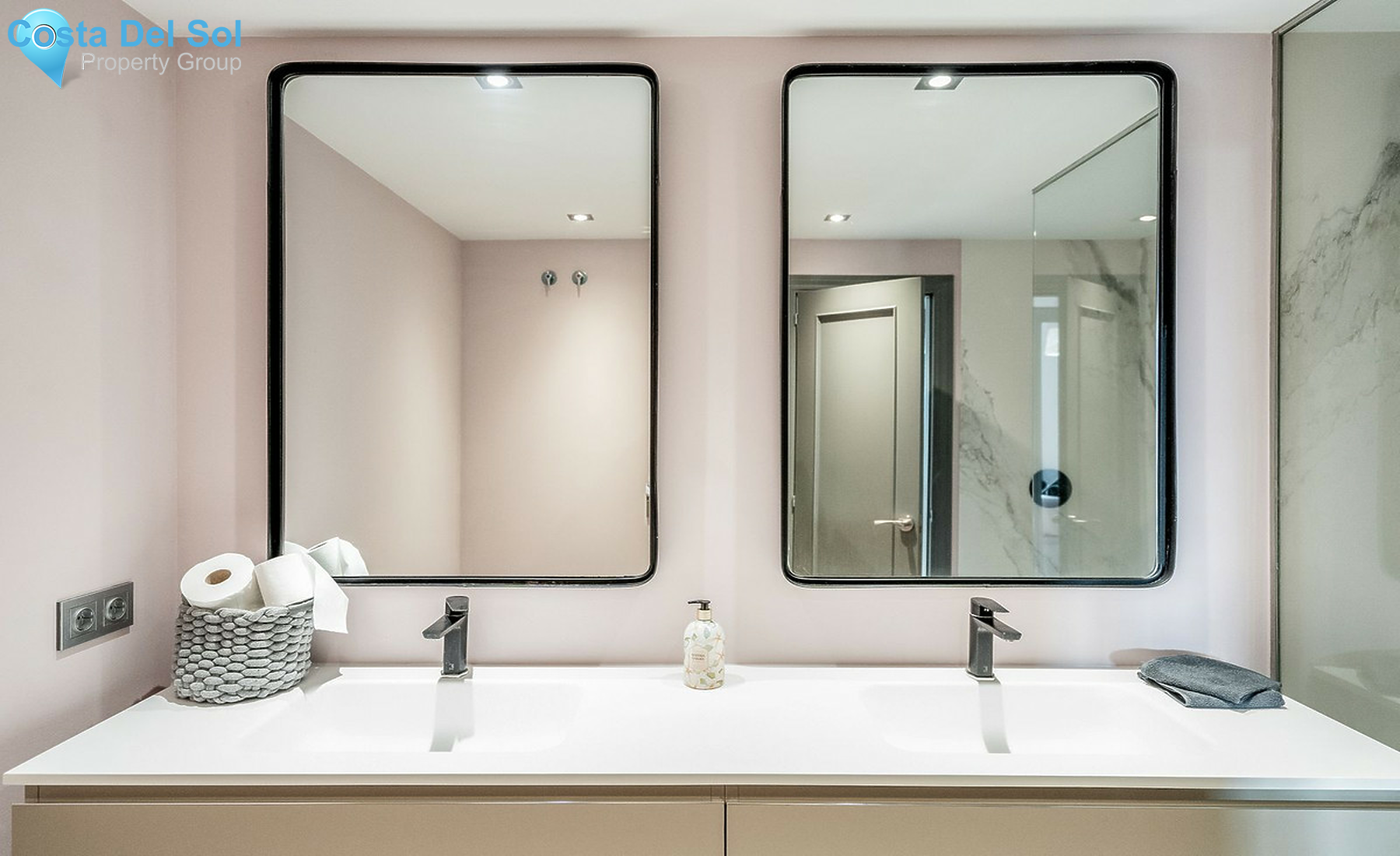 Ground Floor Apartment in Estepona-1556744