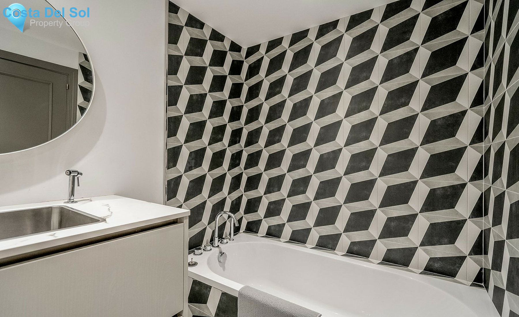 Ground Floor Apartment in Estepona-1556747