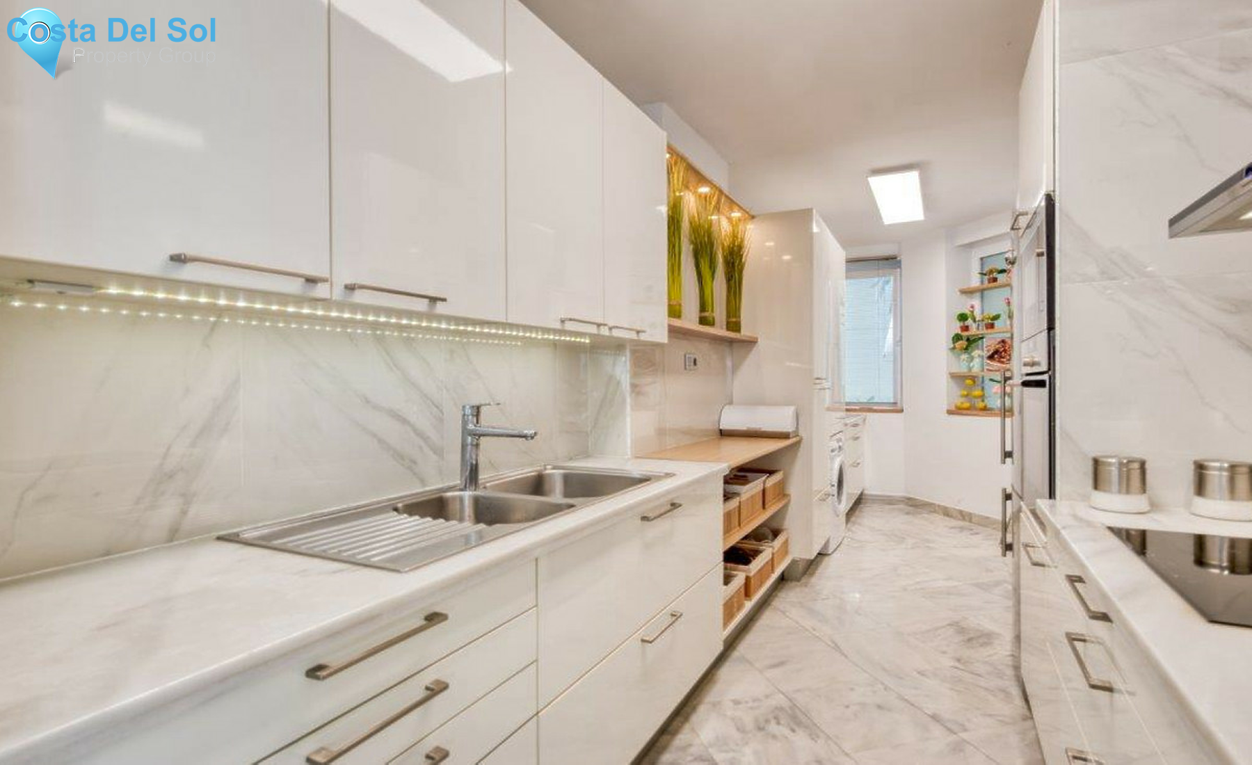 Ground Floor Apartment in Marbella-1293626