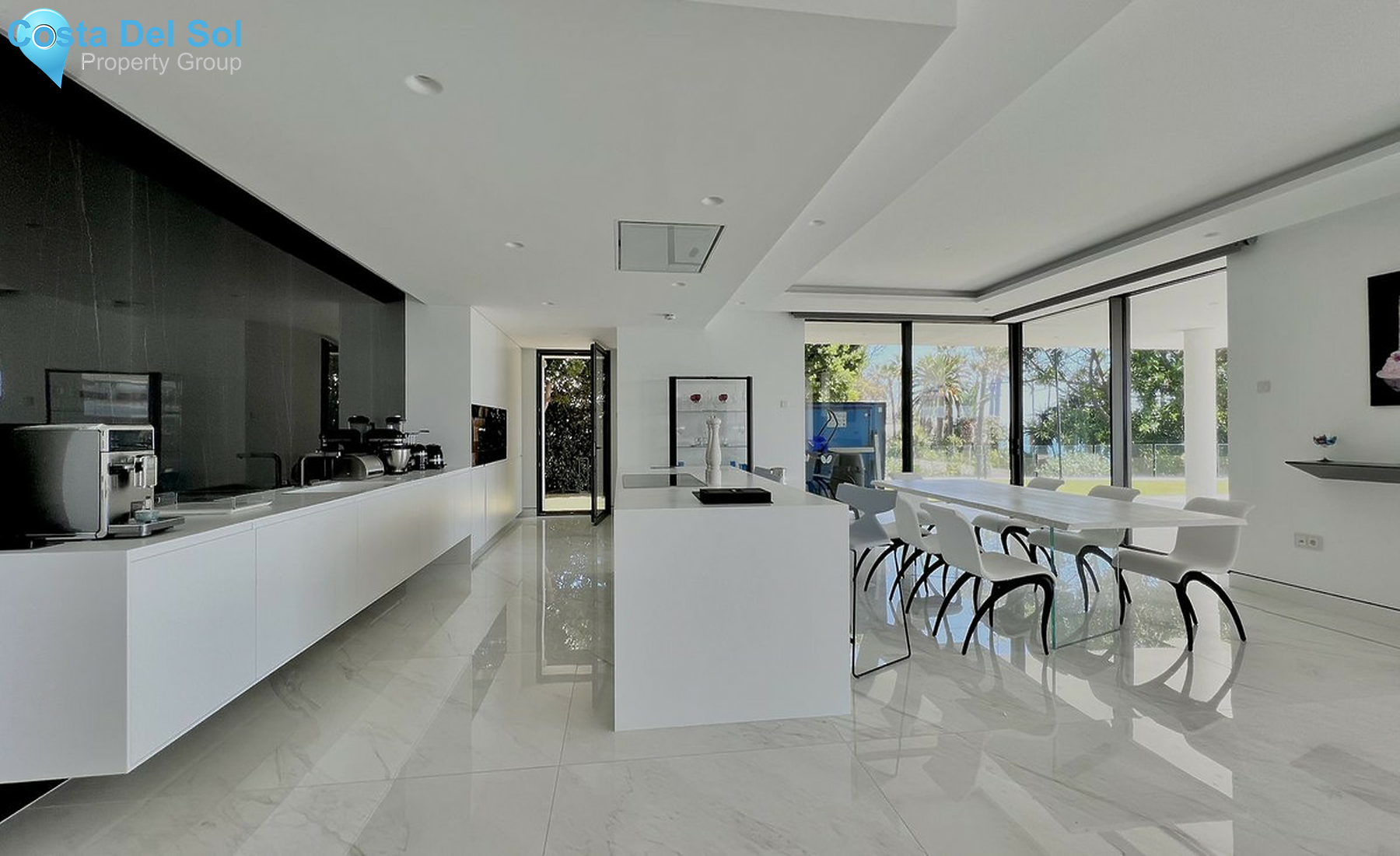 Ground Floor Apartment in New Golden Mile-1407497