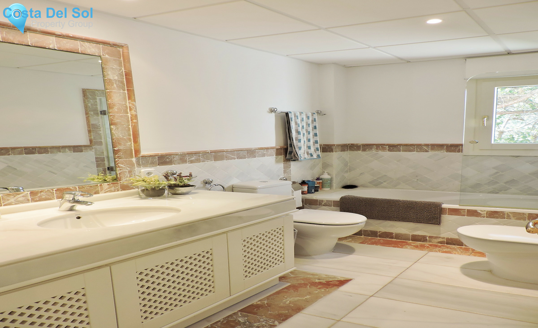 Ground Floor Apartment in The Golden Mile-1262671