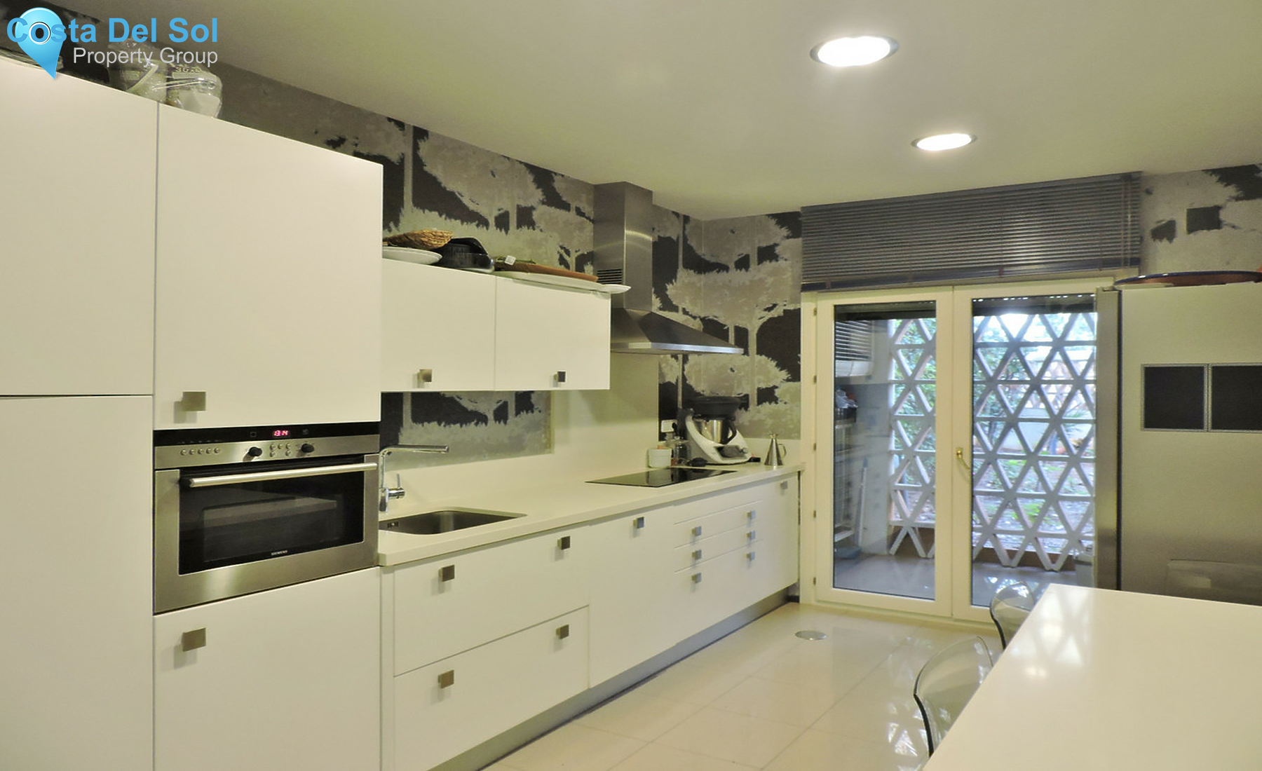 Ground Floor Apartment in The Golden Mile-1262662