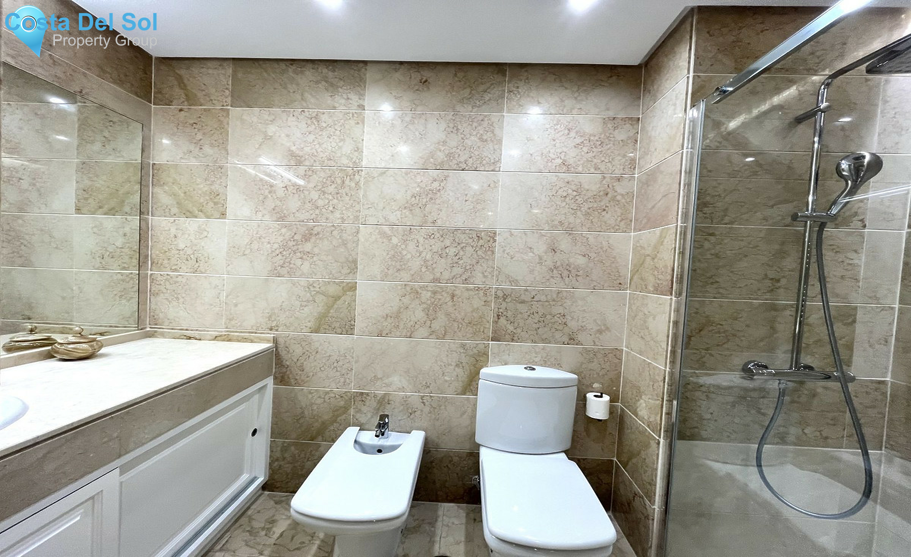 Ground Floor Apartment in The Golden Mile-1433260