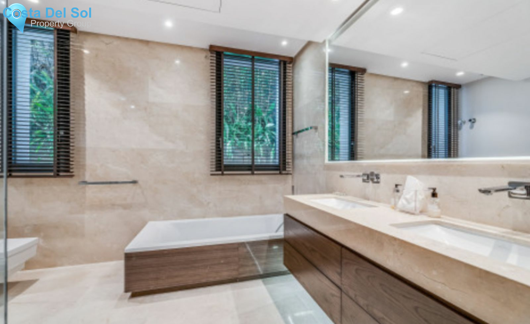 Ground Floor Apartment in The Golden Mile-1142482