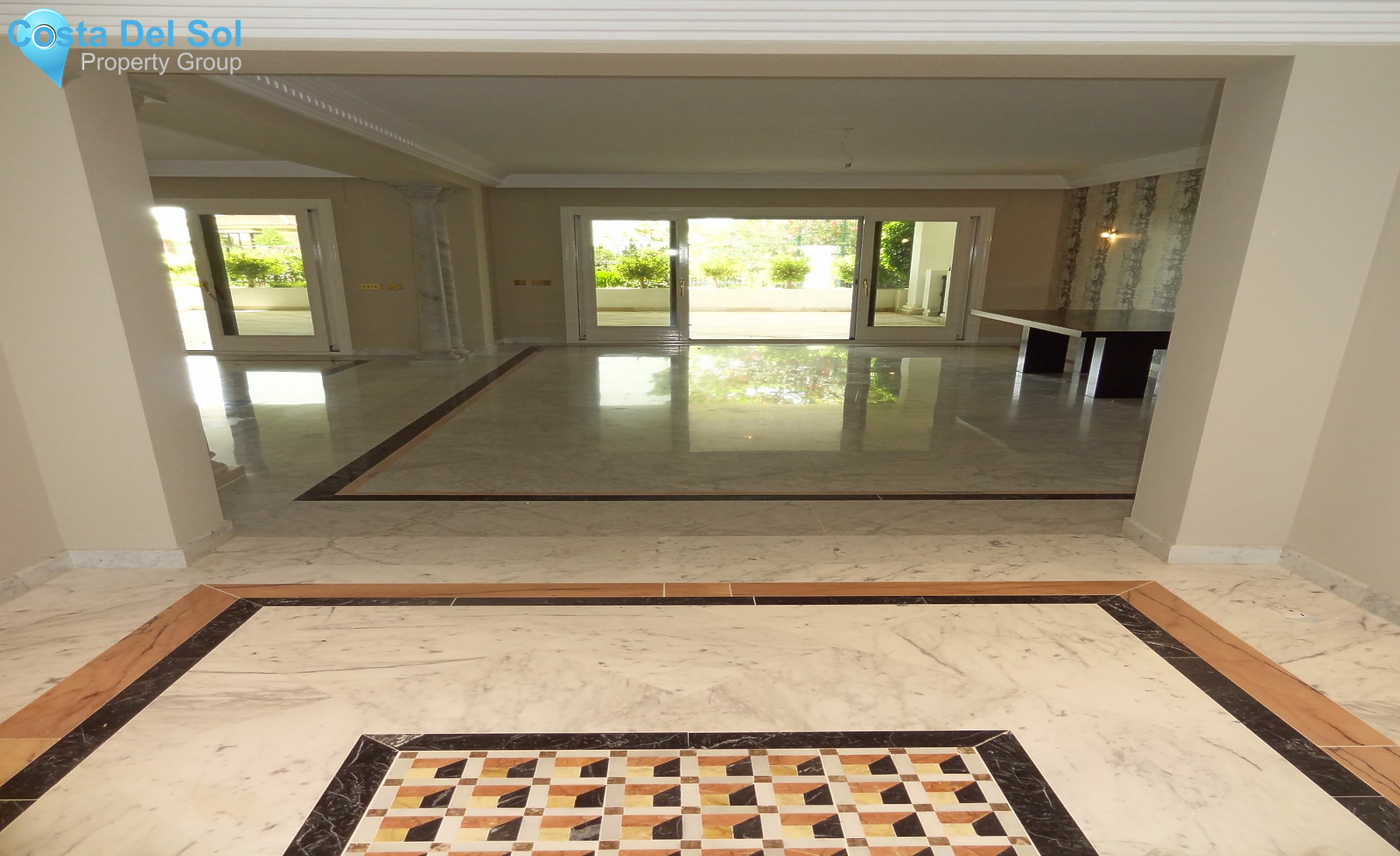 Ground Floor Apartment in The Golden Mile-1151350