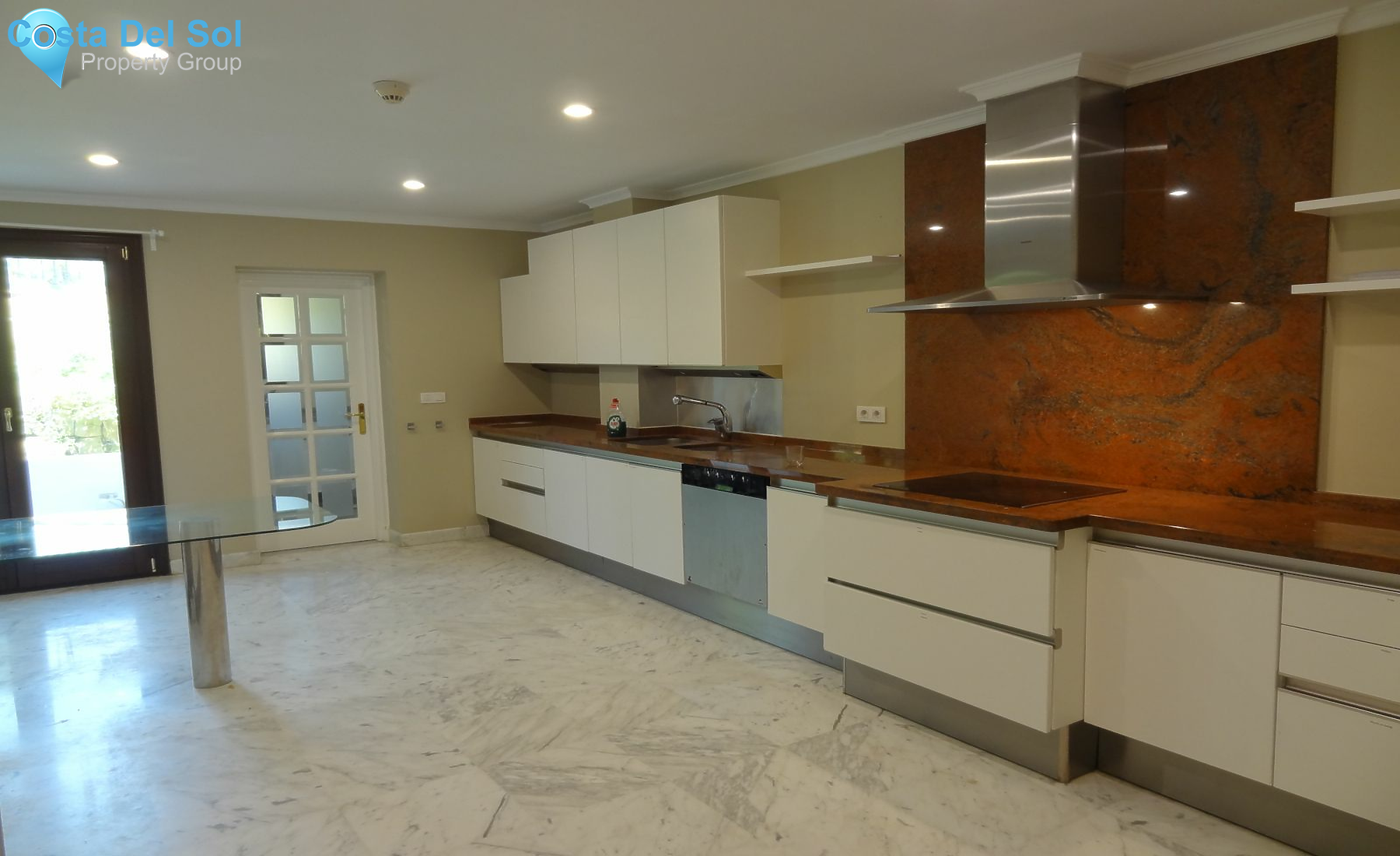 Ground Floor Apartment in The Golden Mile-1151354