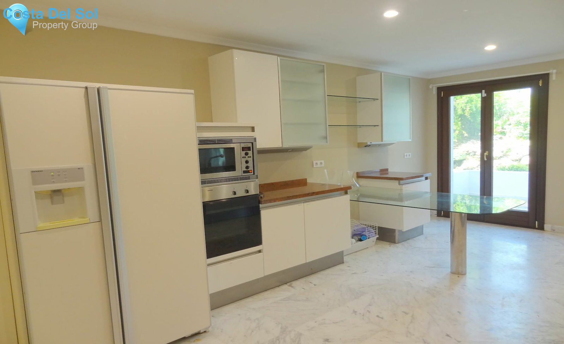 Ground Floor Apartment in The Golden Mile-1151355