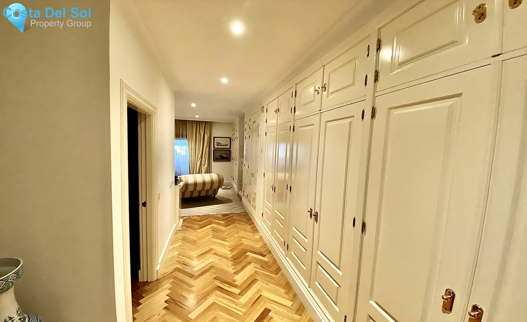 Ground Floor Apartment in The Golden Mile-1200408