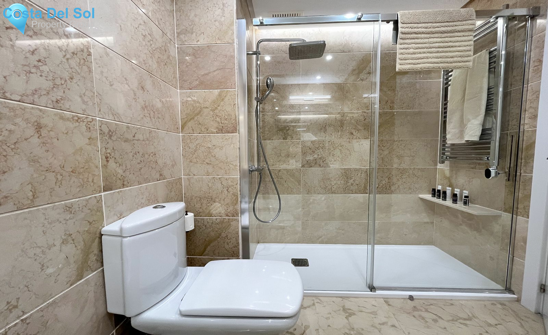 Ground Floor Apartment in The Golden Mile-1552001