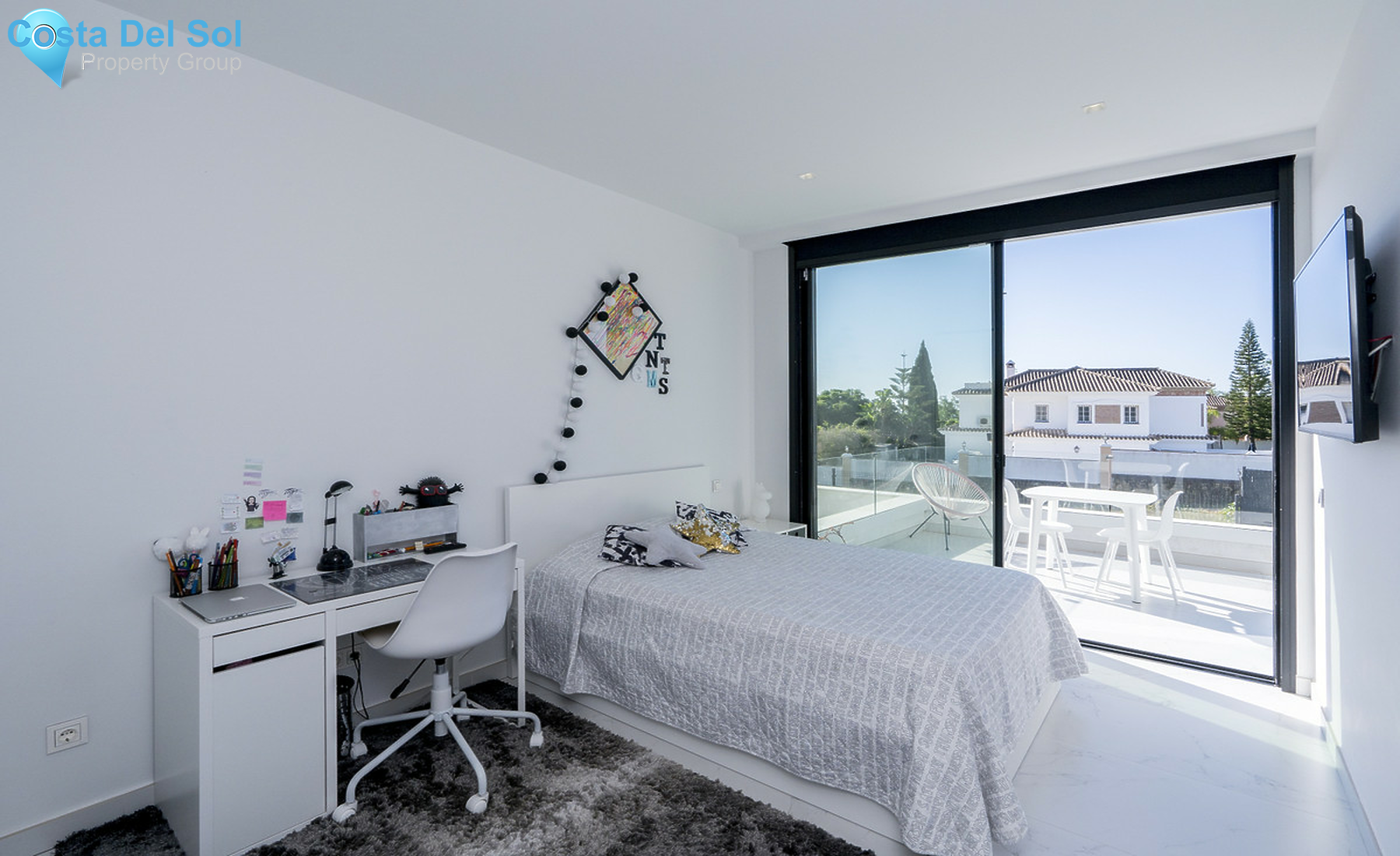 House in Bel Air-1385572