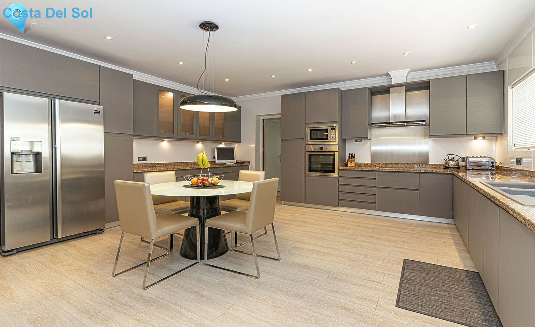 House in El Paraiso-1247272