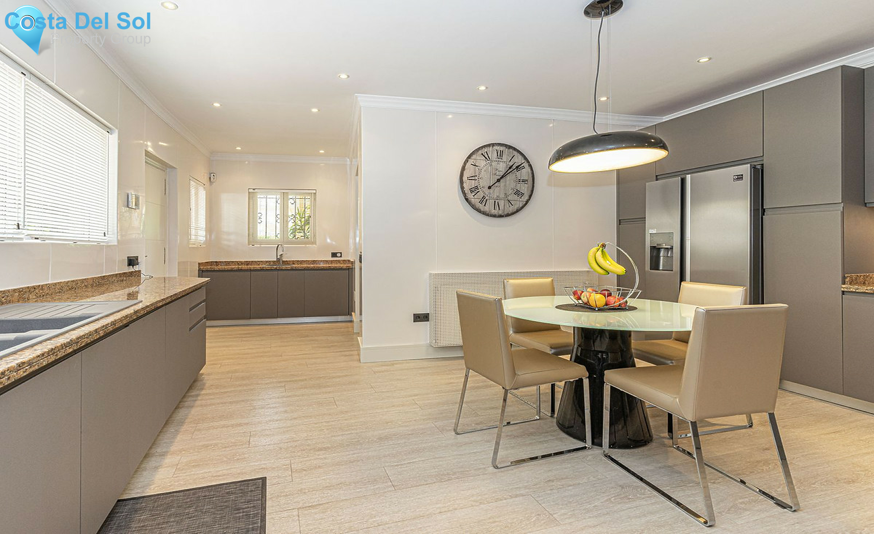 House in El Paraiso-1247273