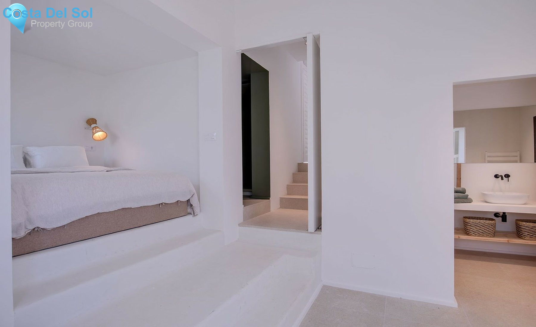 House in El Paraiso-1268117