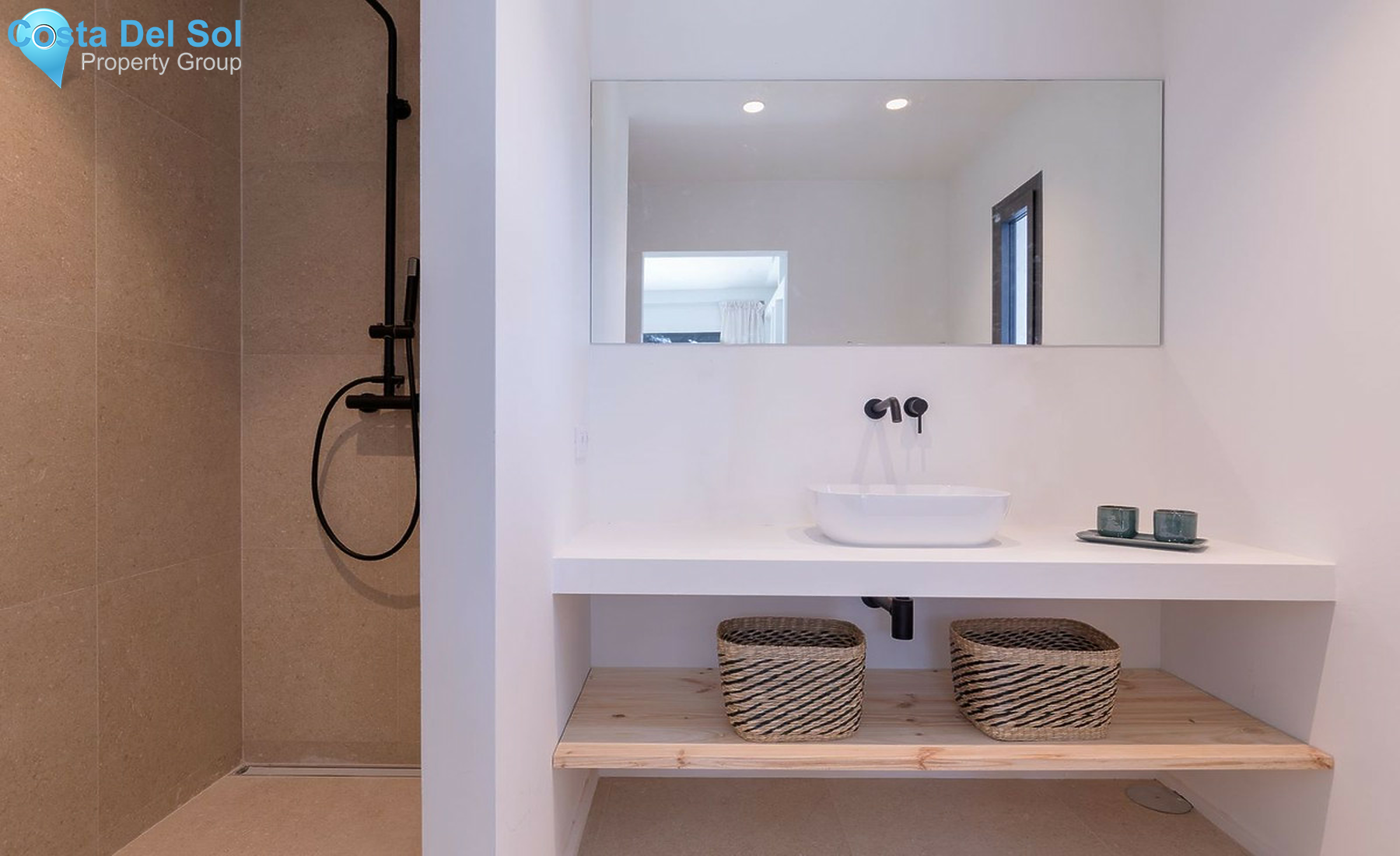 House in El Paraiso-1268118