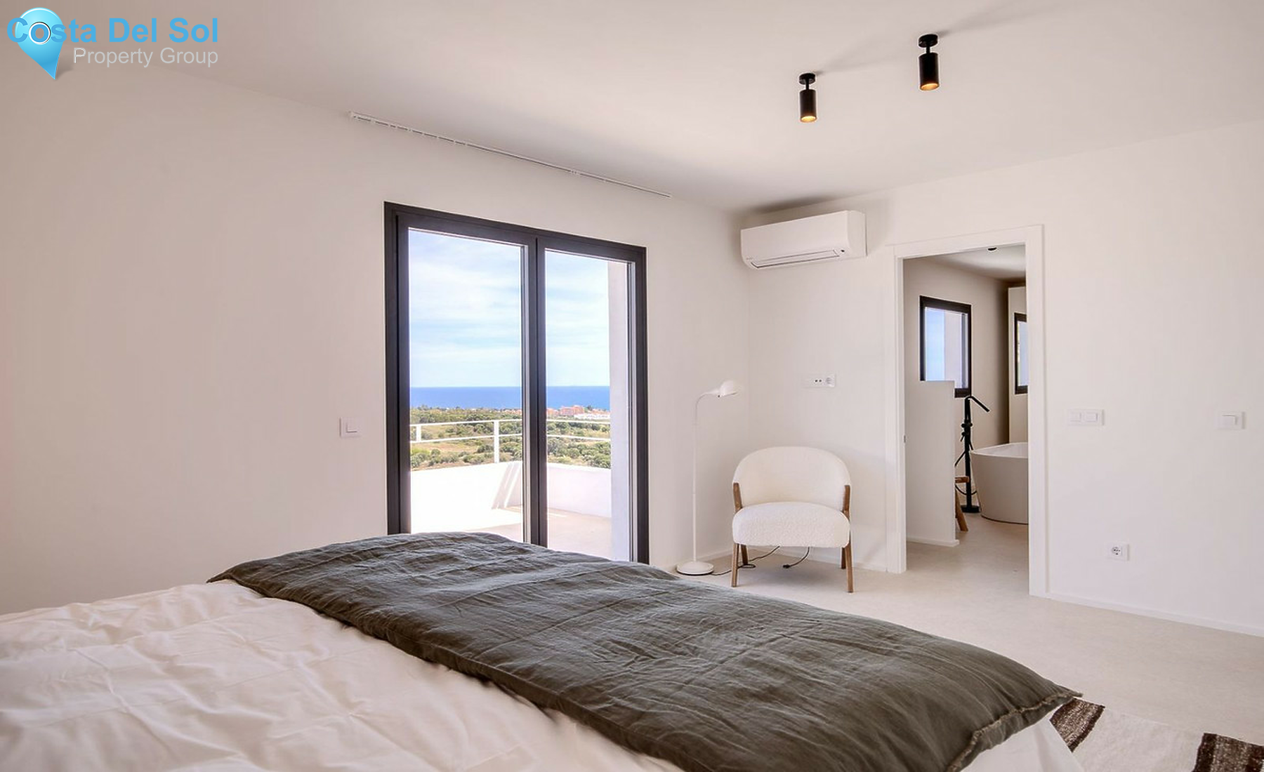 House in El Paraiso-1268121