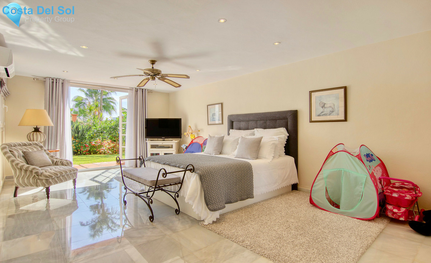 House in El Paraiso-1411845