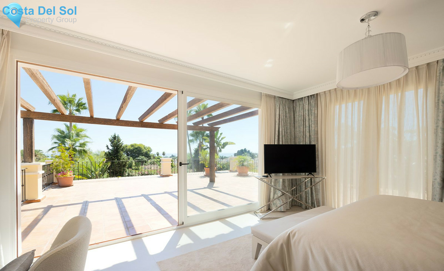 House in El Paraiso-1511690