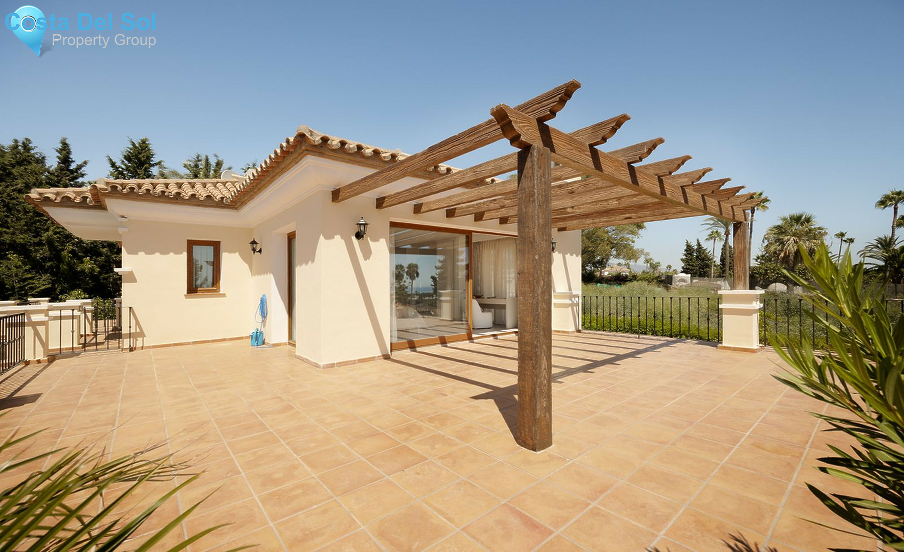 House in El Paraiso-1511692