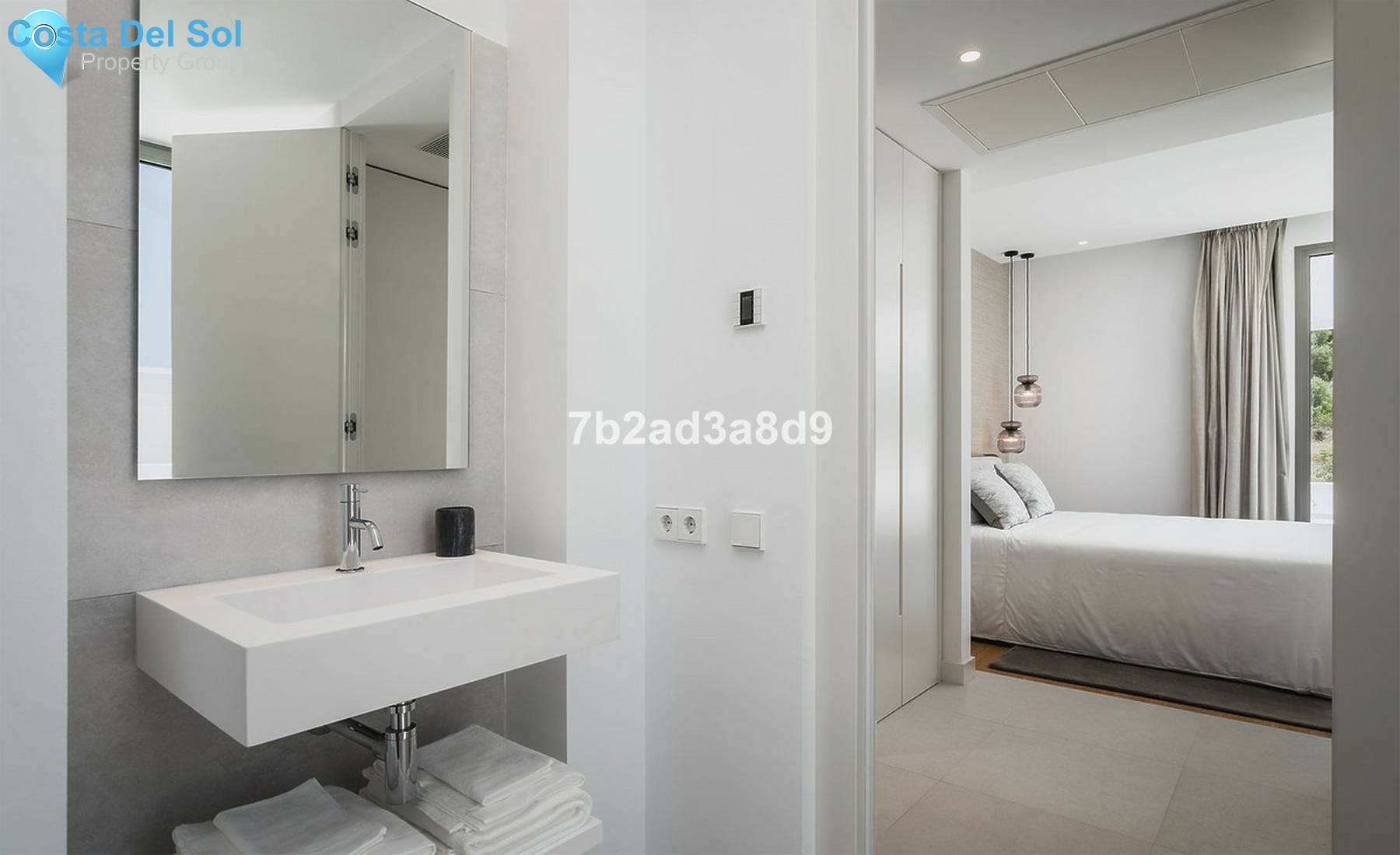 House in El Paraiso-1512272