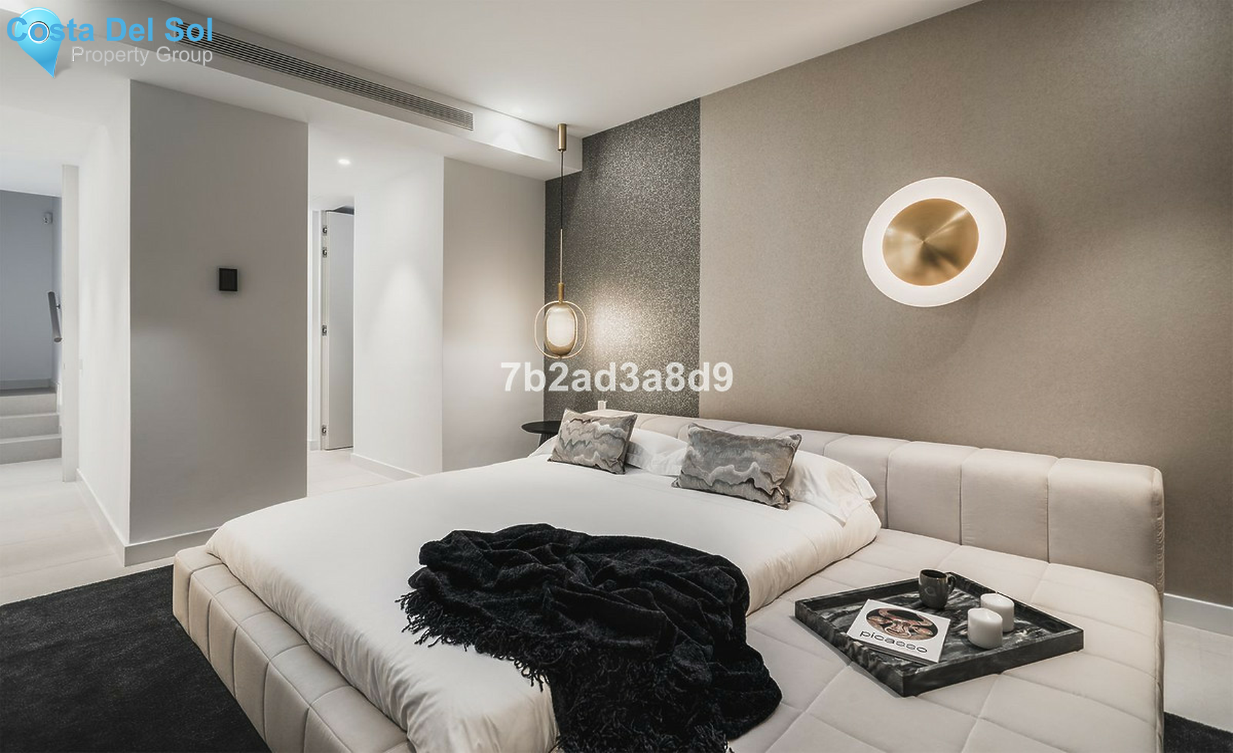 House in El Paraiso-1512273