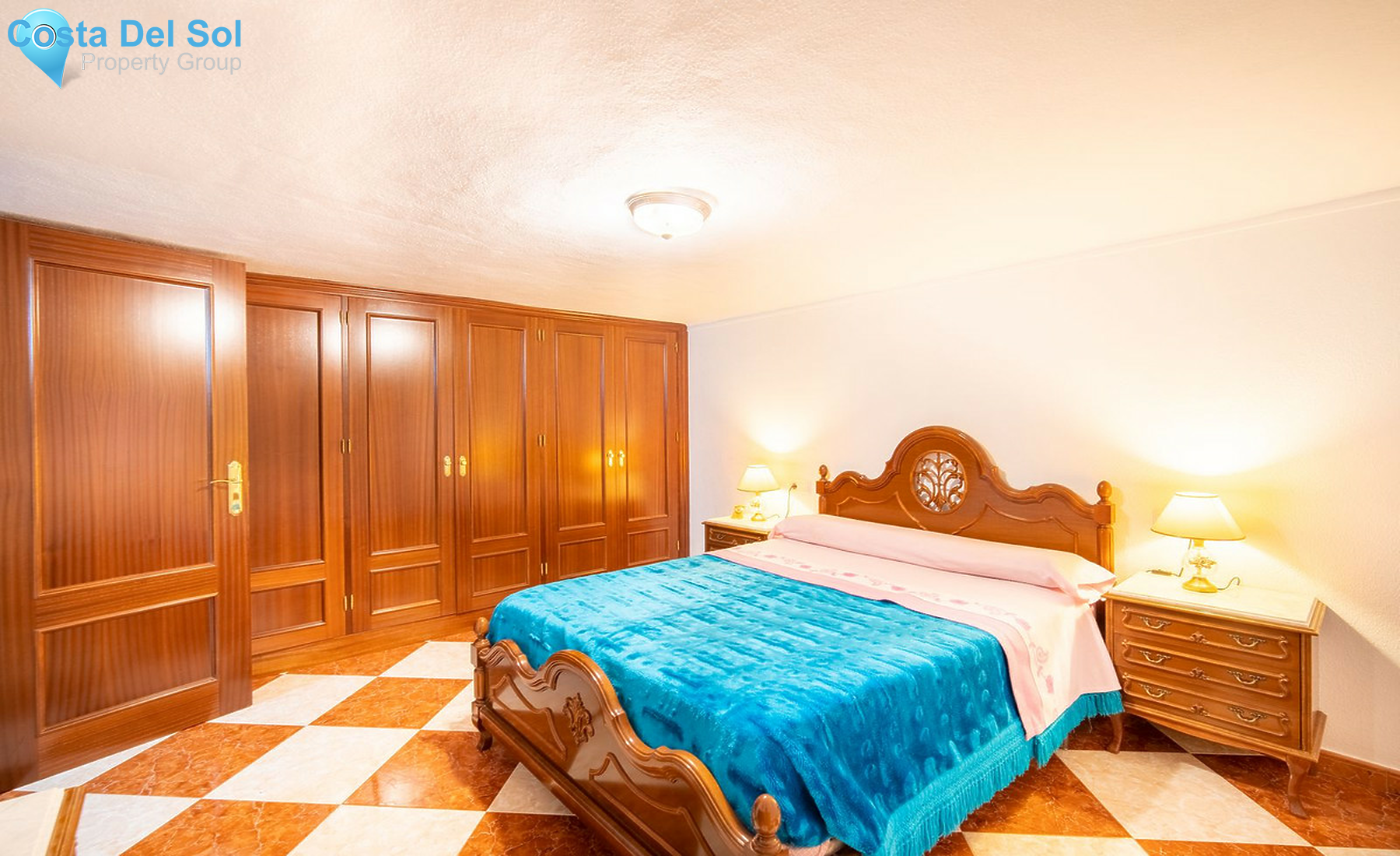 House in Guaro-1254408