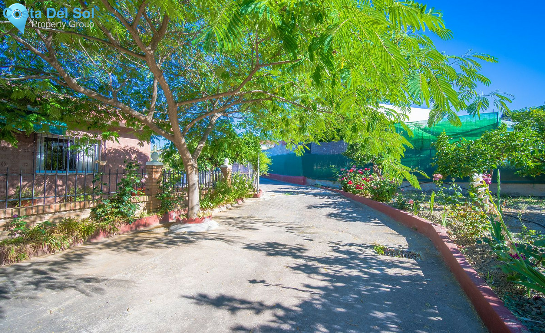 House in Guaro-1254396