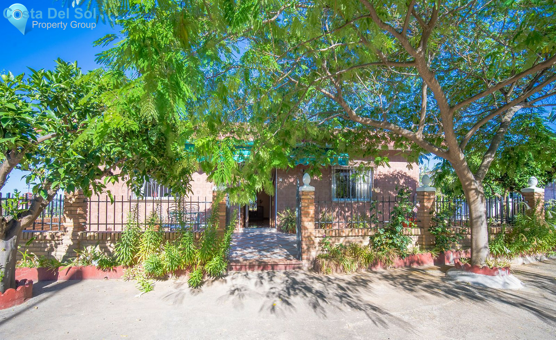 House in Guaro-1254397