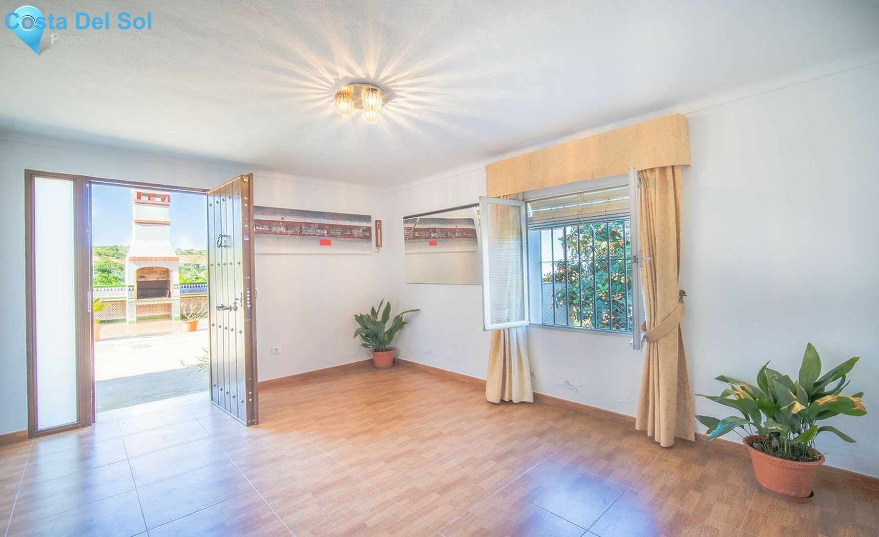 House in Guaro-1254399