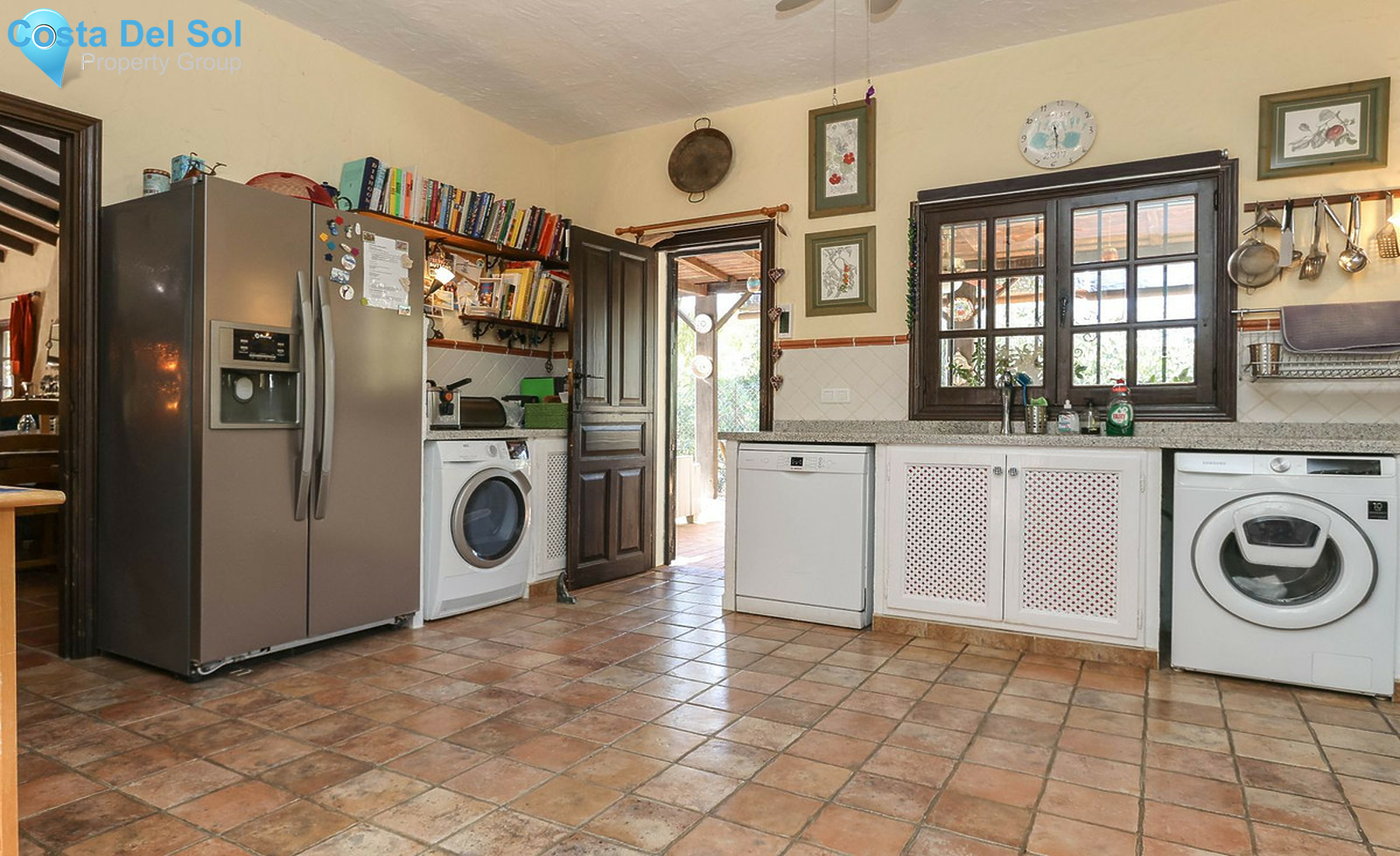 House in Guaro-1543015