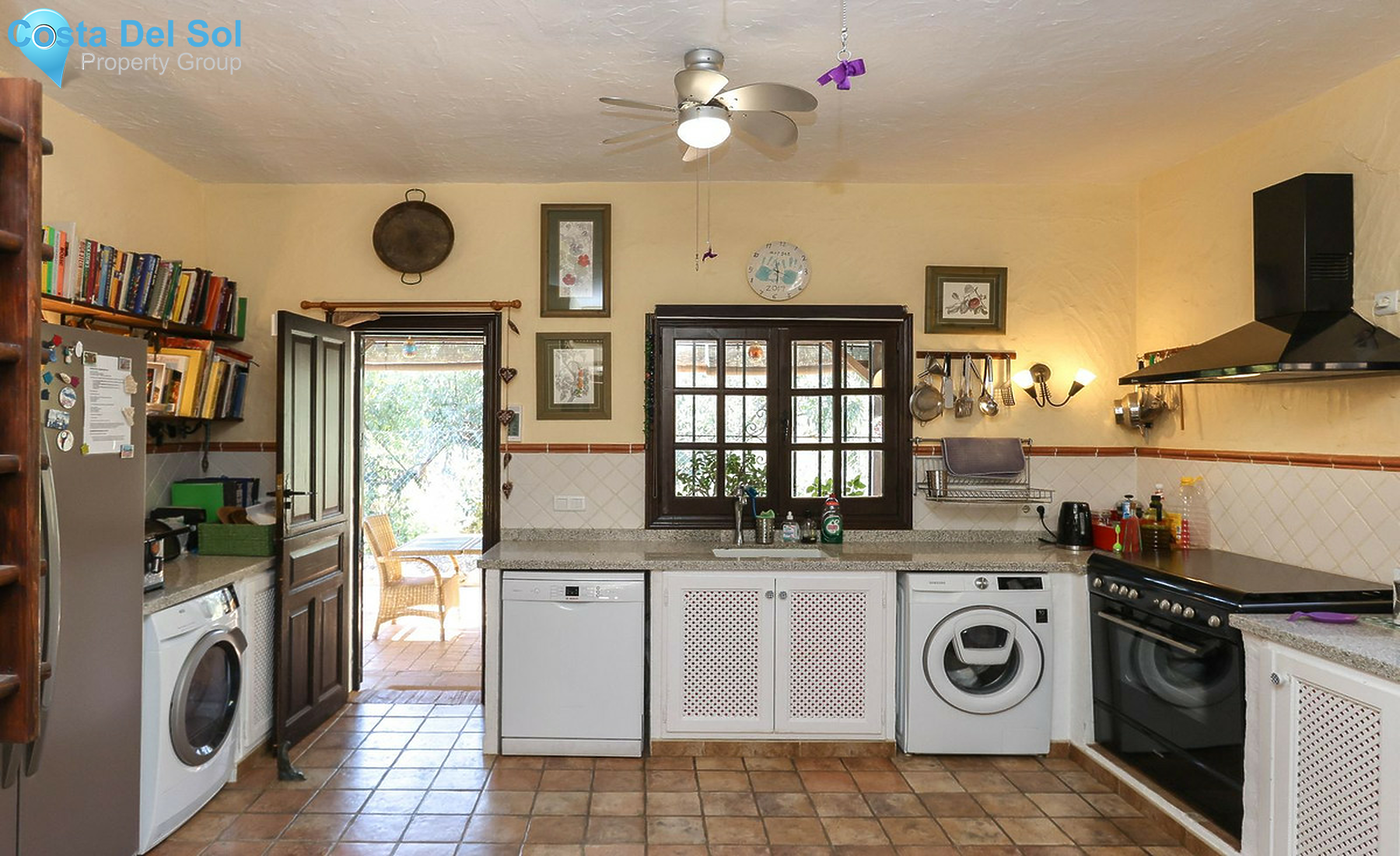 House in Guaro-1543018