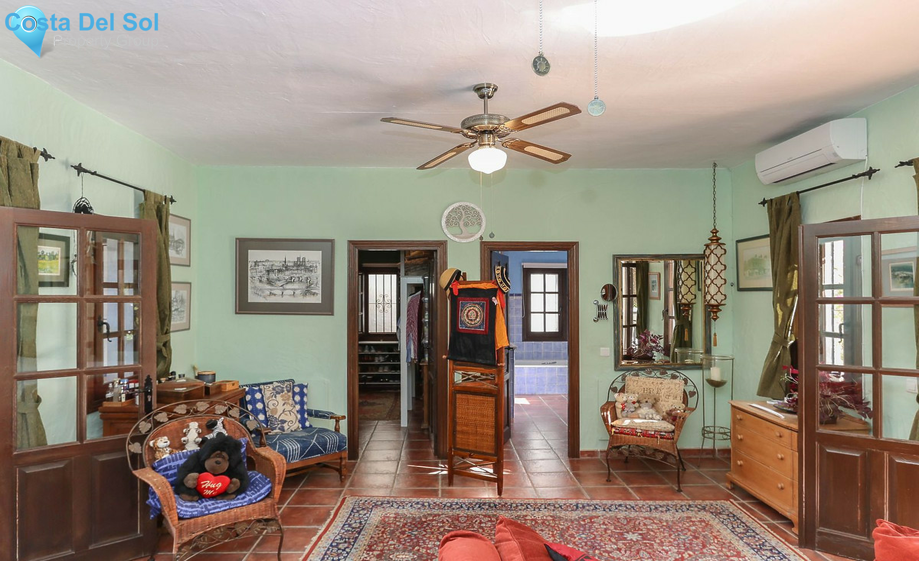 House in Guaro-1543021