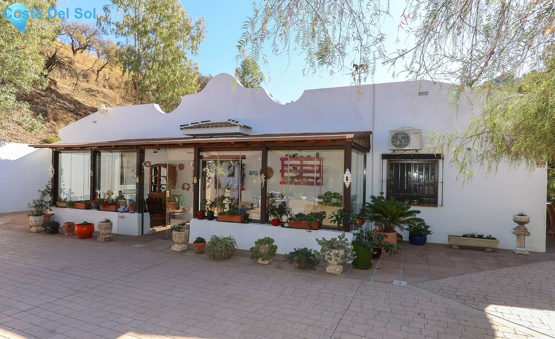 House in Guaro-1543005