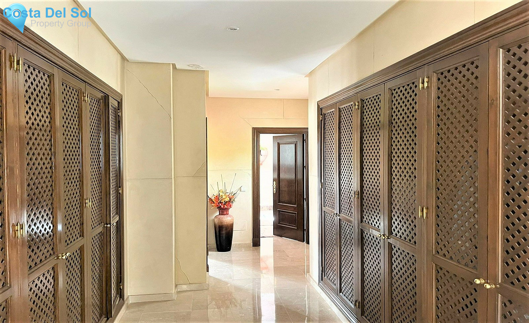 House in Marbella-1250560