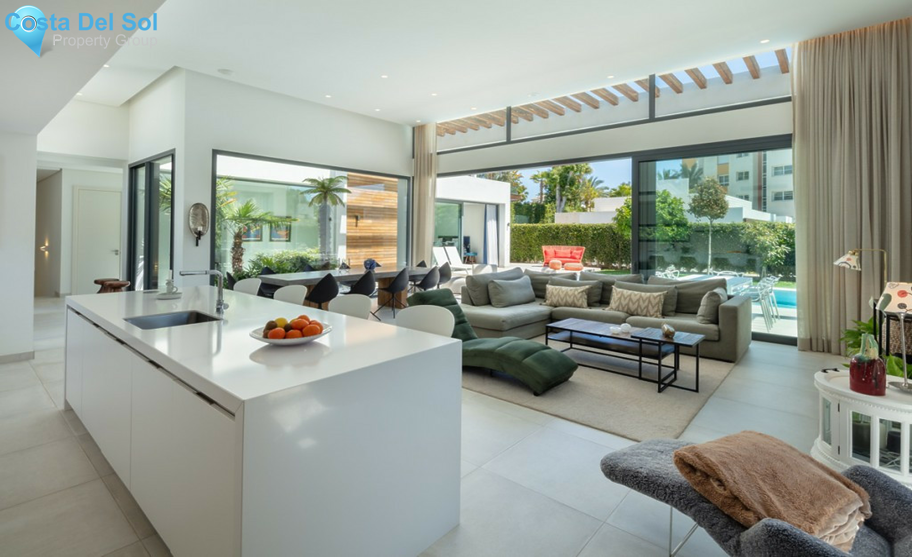 House in New Golden Mile-1244772